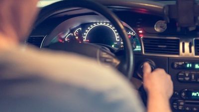 Szeryf na drodze ukarze cię srodze. Zajeżdżają drogę i wymierzają „sprawiedliwość”