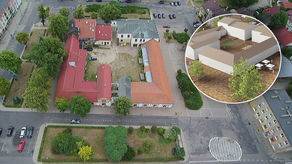 Projekt z 2014 r. zakładał wyłożenie otoczenia zabytkowego Czworoboku kostką brukową, wycinkę większości rosnących tam drzew