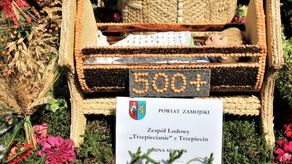 Teraz ciągle mówią o tym 500+. To skojarzyłem to z kołyską – mówi autor wieńca
