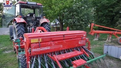 Nieszczęśliwy wypadek podczas prac polowych. Rolnik w szpitalu