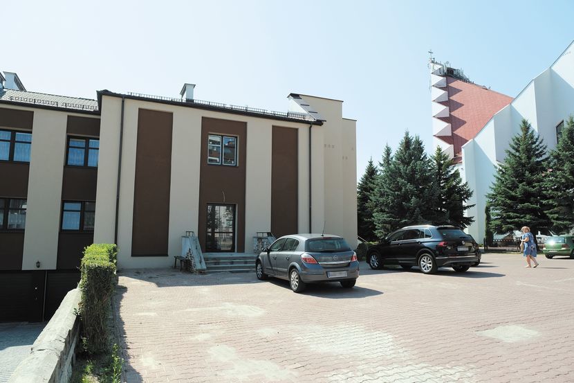 Dom Senior + zostanie utworzony przy ul. Jana Pawła II 11 w lokalu będącym dotychczas siedzibą archidiecezjalnej rozgłośni radiowej
