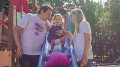 Koniecznie trzeba pomóc Wiktorii. Dziewczynce grozi amputacja nożek