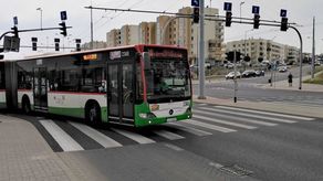 Linia 10 ma od poniedziałku zniknąć z ul. Jana Pawła II oraz ul. Roztocze. W zamian wysłana będzie tędy linia 26, ale dojazd nią do centrum będzie trwał o wiele dłużej (fot. Dominik Smaga)