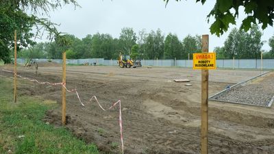 Zgodnie z projektem przy ul. Batalionów Chłopskich powstanie boisko wielofunkcyjne o sztucznej nawierzchni.