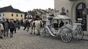 – Jesteśmy jedną z atrakcji turystycznych Kazimierza. Miasto powinno wspierać takich przedsiębiorców – mówią dorożkarze