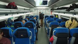 Wnętrze pociągu Dart.