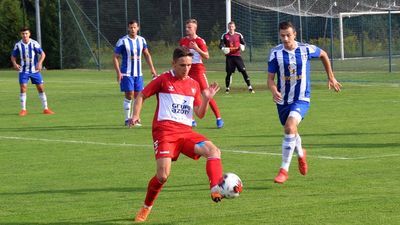 Sokół Sieniawa – Wisła Puławy 1:0. Rugby czy piłka nożna?