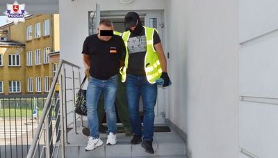 Ciało potrąconego pieszego przez kilka dni leżało w krzakach przy drodze. Areszt dla kierowcy