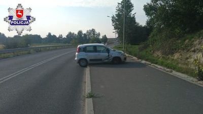 Zaczął wyprzedzać ciężarówkę, która skręcała. To musiało się tak skończyć