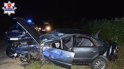 Chełm: Brawurowa jazda zakończona dachowaniem