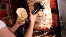 Lubelskie: Awantura w barze z kebabem. Bo sprzedawca miał inny kolor skóry?