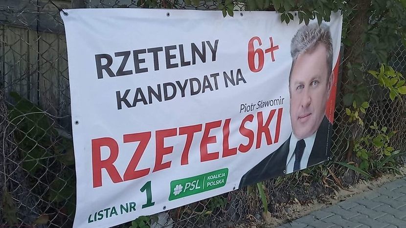 Kandydat do Sejmu zapowiedział, że baner z jego podobizną zostanie zabrany z ogrodzenia