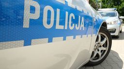 Szedł ulicą i niszczył plakaty wyborcze. Tłumaczył, że to z niechęci do polityków