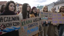 "Jeśli władza nie zacznie działać, to my obalimy tę władzę!". Młodzieżowy Strajk Klimatyczny w Lublinie [wideo, zdjęcia]