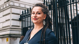 Jasność nas oślepia. Rozmowa z Mają Wolny, autorką bestsellerów