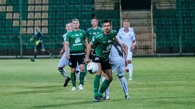 Paweł Baranowski i jego koledzy po ośmiu kolejkach zajmują trzecie miejsce w tabeli