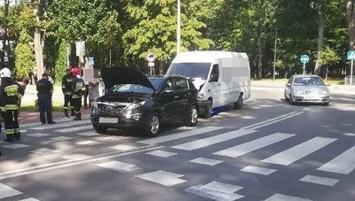 Poniatowa: Przepuszczała pieszą na przejściu, wtedy w tył auta wjechał mercedes