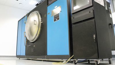 Władze Puław chcą ściślej współpracować z lokalnym biznesem i liczą na wypracowanie rozwiązań, które pobudzą rozwój gospodarczy w mieście. Na zdjęciu nowoczesny piec do proszkowego spieku metali w puławskim technoparku