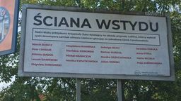"Ściana wstydu" z nazwiskami radnych. Takie billboardy pojawiły się w Lublinie