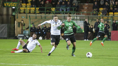 Aron Stasiak zdobył bramkę przeciwko drużynie Gryfa Wejherowo. Czy trafi do siatki również w niedzielę?