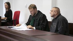 Krwawy finał imprezy. Rzucił się na kolegę i rozciął mu szyję od ucha po brodę