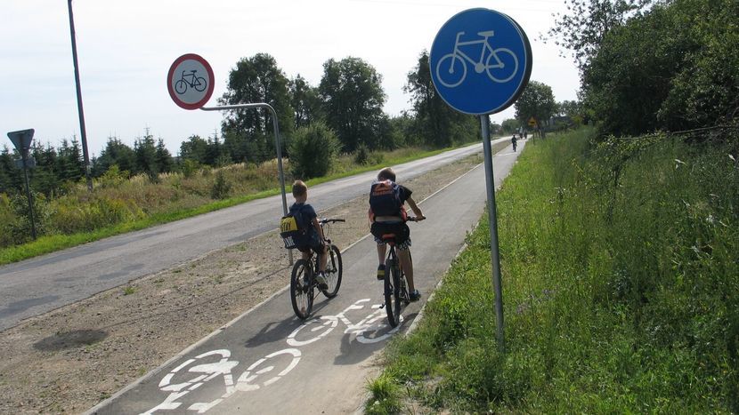 Z nowej ścieżki w Wytycznie korzystają także dzieci dojeżdżające rowerami do szkoły