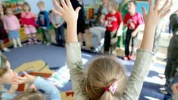 Podwyżki nie dla wszystkich nauczycieli. W Puławach radni pamiętają o przedszkolankach