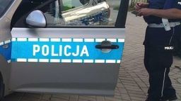 Policjanci zatrzymali kompletnie pijanego kierowcę. 
