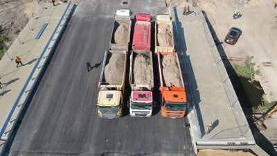 Lublin: Nowy most przeszedł próby obciążeniowe. Wjechały na niego ciężarówki