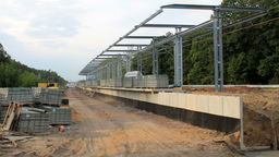 Tak wygląda peron na stacji Puławy Miasto. Kiedy pojadą tędy pociągi? [zdjęcia]