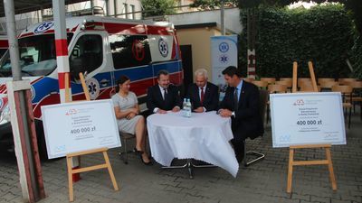 Podpisanie umowy na dofinansowanie do zakupu karetek