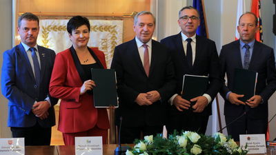 Umowa podpisana. Szpital w Puławach gotowy na termomodernizację [zdjęcie]