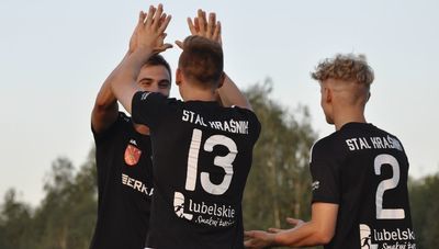 Stal Kraśnik - Sokół Sieniawa 1:0. Łatwiej z gry niż z karnego