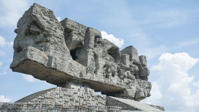 Autorem projektu Pomnika Walki i Męczeństwa jest Wiktor Tołkin (1922-2013)