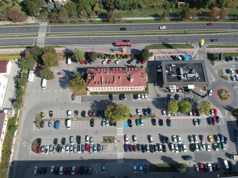 Nowy budynek miałby stanąć w miejscu starego biurowca znajdującego się koło restauracji McDonald’s