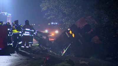 Cztery osoby zginęły w wypadku. BMW wyjechało wprost pod ciężarówkę [wideo]