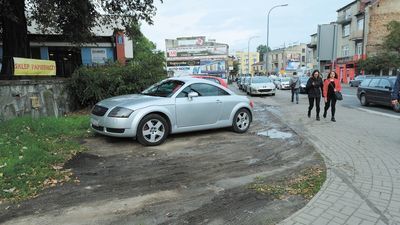 Zielony skwer ma powstać w miejscu dzikiego parkingu na rogu Nadbystrzyckiej i Glinianej