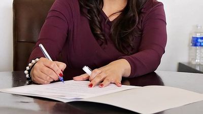 Kadrowa okradała kolegów i koleżanki z pracy żeby spłacić długi. "Ufaliśmy naszej Albince"