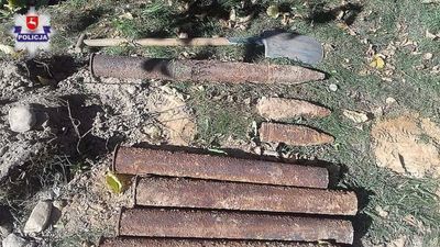 Takie pociski artyleryjskie, prawdopodobnie z okresu II wojny światowej, znaleziono na początku września w gm. Janów Podlaski.
