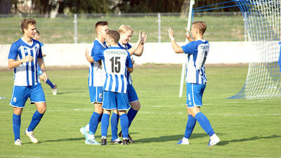 Tomasovia - Lewart 2:1. Piłka lubi zaskakiwać
