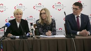 Dobra wiadomość dla muzyków orkiestry symfonicznej i melomanów. Miasto może budować filharmonię przy ul. Sadowej. Od lewej: Anna Gruszkiewicz, zastępca dyrektora Orkiestry Symfonicznej im. Karola Namysłowskiego w Zamościu, Małgorzata Bzówka, wiceprezydent Zamościa, Joanna Rączka, dyrektor Wydziału Budownictwa, Urbanistyki i Ochrony Zabytków UM i Piotr Orzechowski, dyrektor Wydział Kultury i Sportu UM