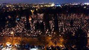 Od czwartku do poniedziałkowego poranka zatoka postojowa przy ul. Ofiar Katynia (z boku Plazy) nie będzie ogólnodostępna. Miejsca zostaną zarezerwowane dla samochodów osób niepełnosprawnych. 1, 2 i 3 listopada będzie można bezpłatnie korzystać (od godz. 7 do 21) z parkingu pod centrum handlowym Lublin Plaza
