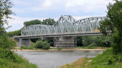 Wreszcie otworzą po remoncie stary most na Wiśle w Puławach. Jest termin zdjęcia blokad