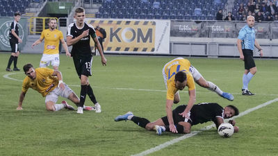 Motor Lublin – Korona II Kielce 4:4. Fajerwerki w ataku, kryminał w obronie [zdjęcia]