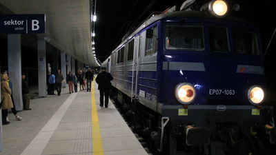 Pociągi wracają do Puław. Pierwszy przyjechał w niedzielę wieczorem [zdjęcia, wideo]