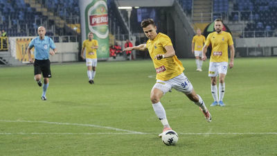 Michał Paluch i jego koledzy spróbują w sobotę zaskoczyć najlepszą defensywę grupy czwartej