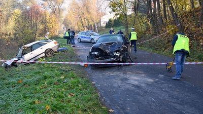 Śmiertelny wypadek we mgle. Na zakręcie wyjechał na przeciwny pas ruchu