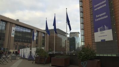 "Mamy wspaniałą nową umowę, która oddaje nam kontrolę". Osiągnięto porozumienie ws. brexitu