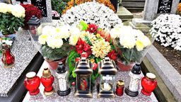 Zarówno cywilne jak i kościelne władze postulują o umiar w dekorowaniu grobów. – By uczcić pamięć zmarłych wystarczy jeden znicz – przekonuje burmistrz Biłgoraja Janusz Rosłan