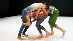 Spektakl “Field”